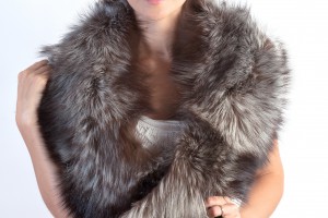 Il collo di pelliccia e’ l’ accessorio in pelliccia che trasforma il proprio stile invernale.